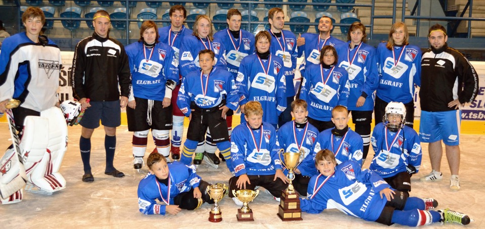 …LIVE HOCKEY!! AT THE CZECH HOCKEY CAMP